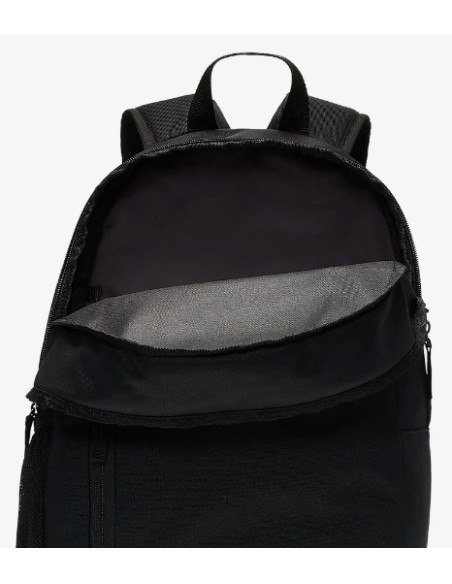 MOCHILA NIKE NEGRA 7/20 (BA6032-010).