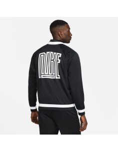 CHAQUETA NEGRA ACETATO NIKE (DH7116-011). 2
