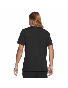 CAMISETA SWOOSH NEGRA NIKE (DC5094-010). 2