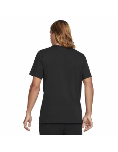 CAMISETA SWOOSH NEGRA NIKE (DC5094-010).