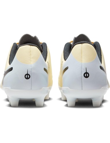 Zapatillas de Fútbol Beige y Negras con Tacos GS (DV4352-700).