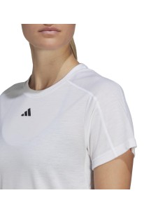 Camiseta Adidas Blanca TR-ES Crew: Comodidad y Estilo Deportivo (HR7796). 2