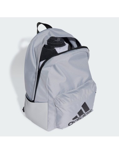 Mochila Adidas Gris: Elegancia y Practicidad en tu Día a Día (IZ1884).