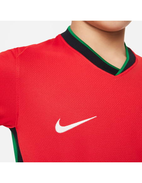 Camiseta Nike Portugal Selección: Lleva los Colores de Tu Equipo (FJ4371-657).