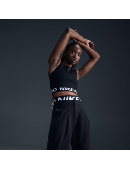 Top Nike Pro W Negro - Ropa Deportiva Mujer de Alto Rendimiento (FZ3615-010). Top Nike Pro W Negro - Ropa Deportiva Mujer de Alto Rendimiento (FZ3615-010).