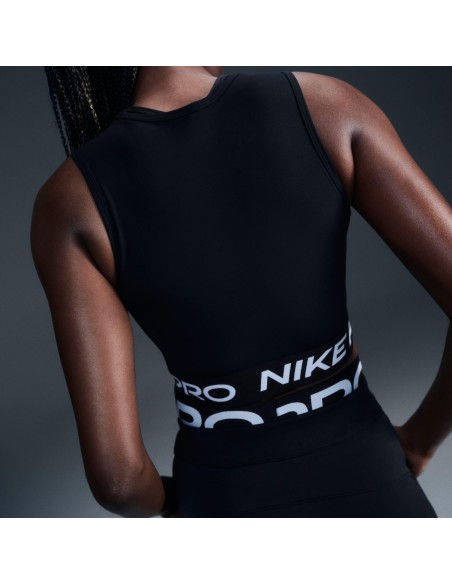 Top Nike Pro W Negro - Ropa Deportiva Mujer de Alto Rendimiento (FZ3615-010). Top Nike Pro W Negro - Ropa Deportiva Mujer de Alto Rendimiento (FZ3615-010).