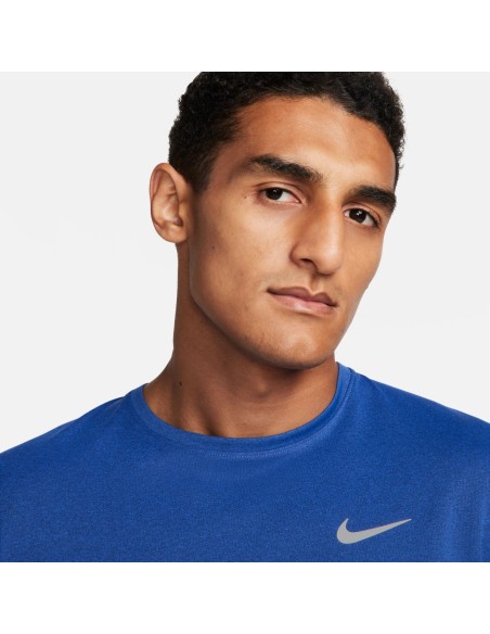 Camiseta Nike Azul Dri-FIT para Hombre | Ropa Deportiva de Alto Rendimiento (DV9315-481). Camiseta Nike Azul Dri-FIT para Hombre | Ropa Deportiva de Alto Rendimiento (DV9315-481).