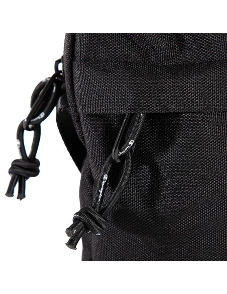 Bolso Champion Marino | Estilo Deportivo y Funcionalidad (806023-NNY). Bolso Champion Marino | Estilo Deportivo y Funcionalidad (806023-NNY).