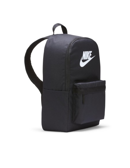 Mochila Negra Nike | Estilo y Funcionalidad para el Día a Día (DC4244-010). Mochila Negra Nike | Estilo y Funcionalidad para el Día a Día (DC4244-010).