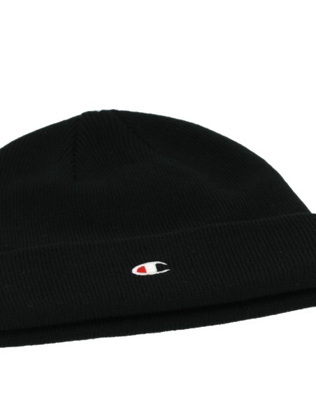Gorro Champion Negro con Logo | Estilo Deportivo y Calidez (806065-K001). Gorro Champion Negro con Logo | Estilo Deportivo y Calidez (806065-K001).