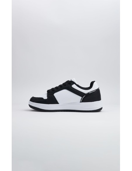 Zapatillas Champion Blancas y Negras de Piel | Estilo Deportivo y Comodidad (S32415-WW019). Zapatillas Champion Blancas y Negras de Piel | Estilo Deportivo y Comodidad (S32415-WW019).
