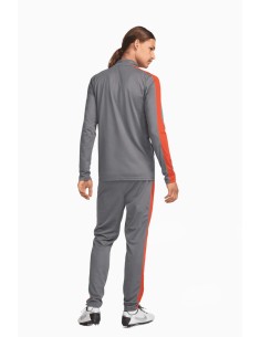 Chándal Nike Gris para Hombre | Estilo Deportivo y Confort Premium (DV9753-068). 2