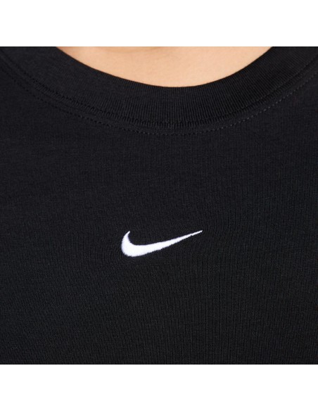 Camiseta Negra Nike para Mujer | Estilo Deportivo y Confort (FV5508-010).