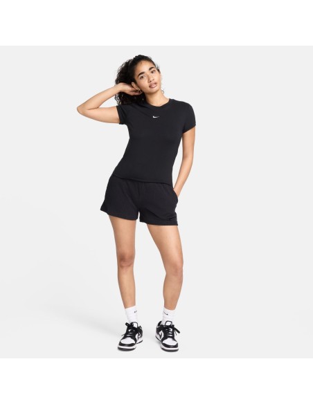 Camiseta Negra Nike para Mujer | Estilo Deportivo y Confort (FV5508-010).