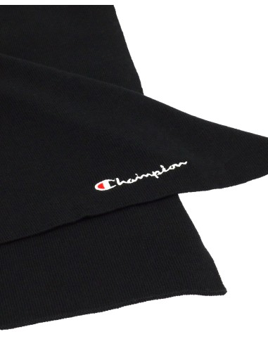 Bufanda Negra Champion | Estilo y Calidez para el Invierno (806066-KK001).