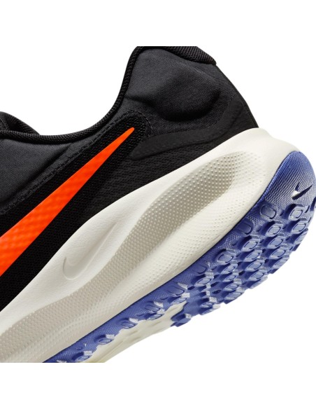 ZAPATILLAS REVOLUTION 7 WIDE NEGRAS NARANJAS (FB8501-008).