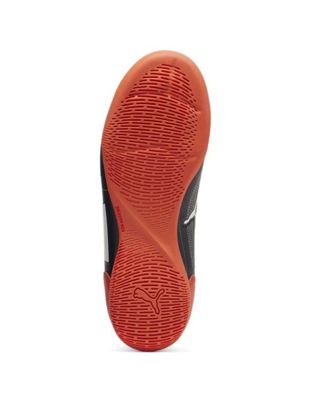 ZAPATILLAS TRUCO BLACK PUMA JR SALA (107980-02).