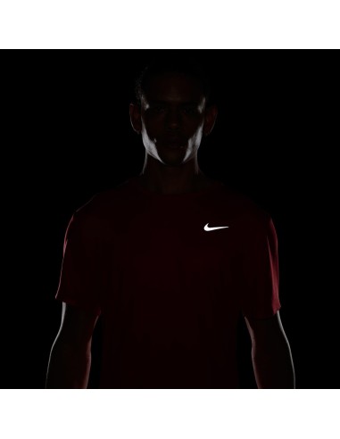 CAMISETA NIKE MILER ROJA (DV9315-657).