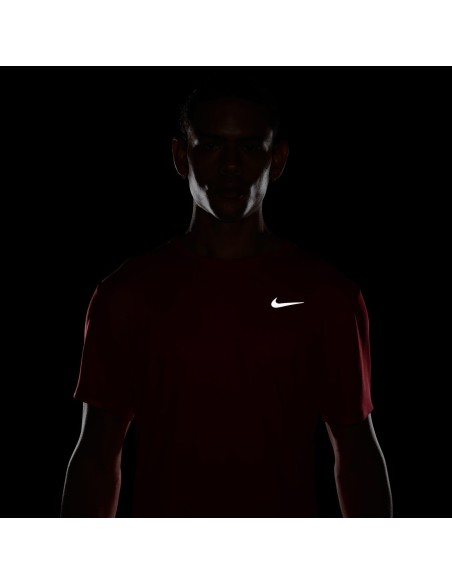 CAMISETA NIKE MILER ROJA (DV9315-657).