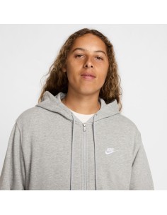 SUDADERA NIKE GRIS CAPUCHA Y CREMALLERA (FN3884-063). 2