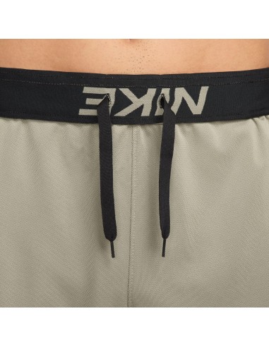 CALZONAS NIKE TOTALITY 7IN VERDE (FB4196-320).