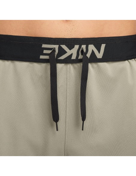 CALZONAS NIKE TOTALITY 7IN VERDE (FB4196-320).