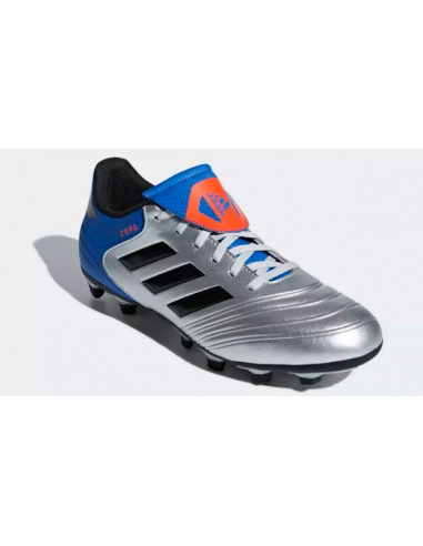 botas de futbol grises