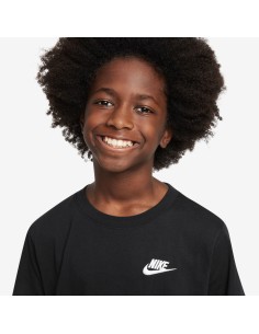 CAMISETA NIKE BLANCA (FZ5177-010). 2