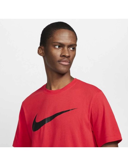 CAMISETA NIKE ROJA (DC5094-657).