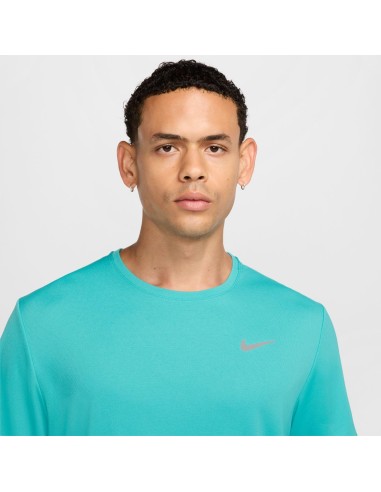 CAMISETA RUNNING TURQUESA NIKE H (DV9315-345).