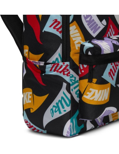 MOCHILA NIKE COLORES PENANT TOSS (HJ8322-010).